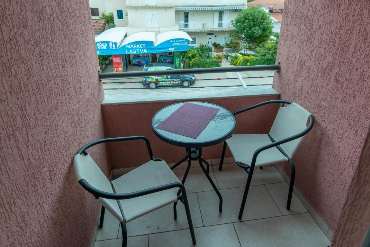 Sea Star Apartment Tivat Luaran gambar