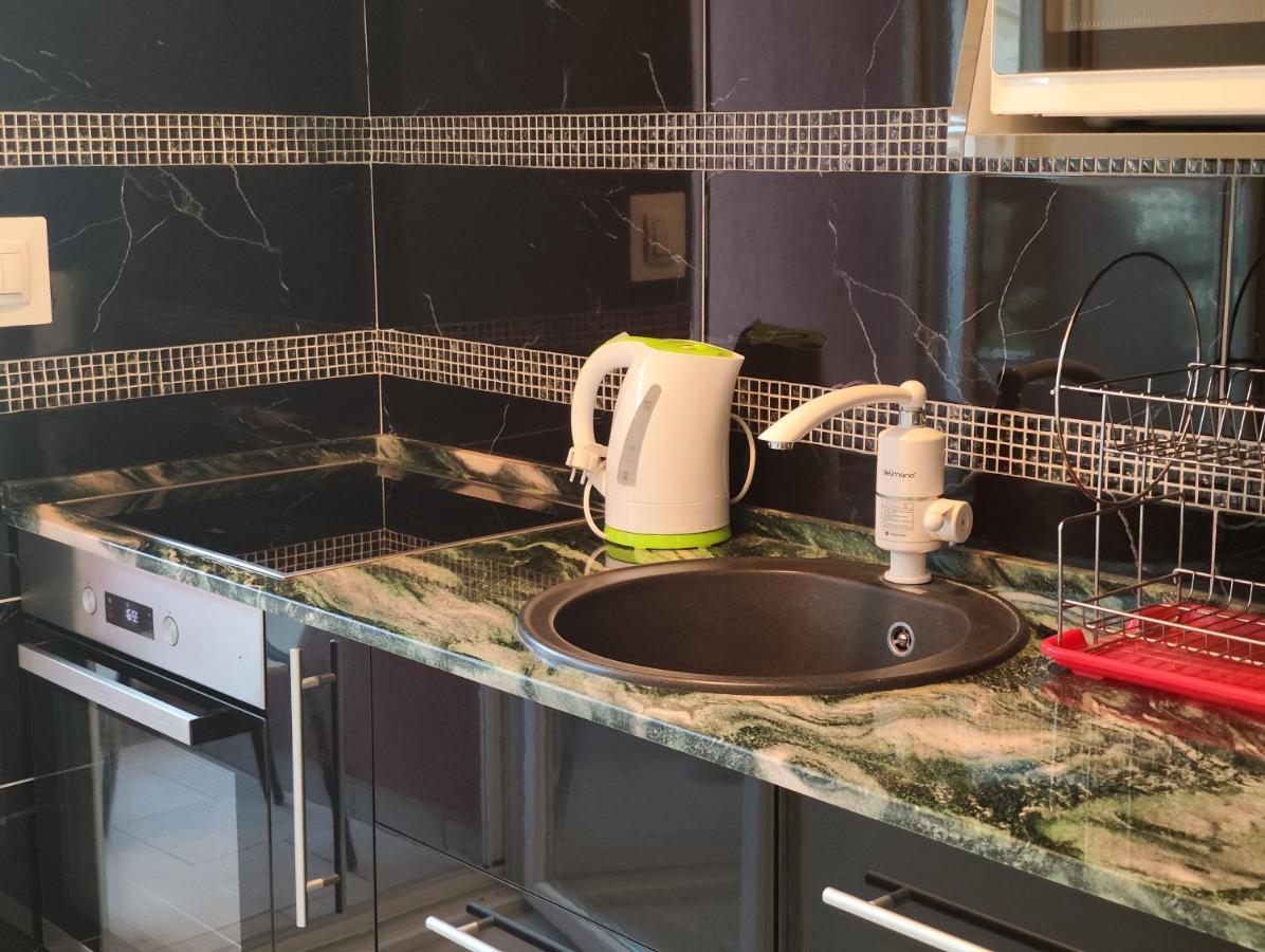 Sea Star Apartment Tivat Luaran gambar