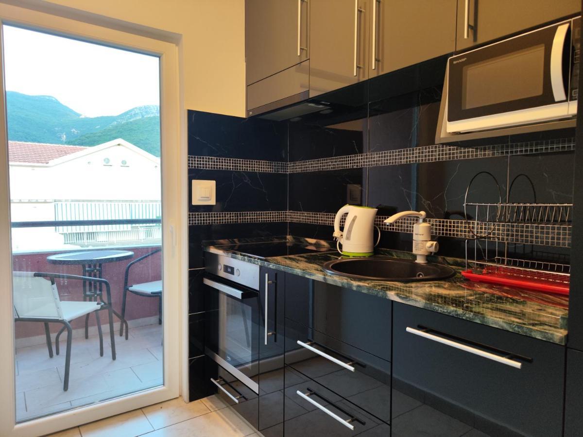 Sea Star Apartment Tivat Luaran gambar